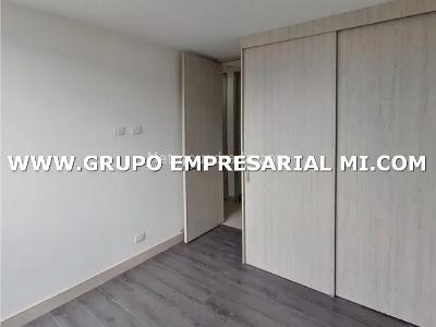 Apartamento de 3 alcobas en venta en Las Lomitas, Sabaneta, 91 m² · foto 14 de 18