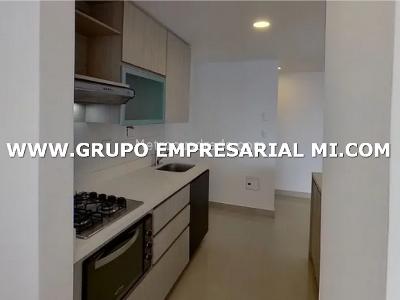 Apartamento de 3 alcobas en venta en Las Lomitas, Sabaneta, 91 m² · foto 2 de 18