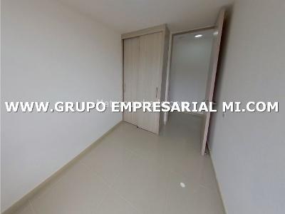Apartamento de 3 alcobas en venta en Cabañas, Bello, 64 m² · foto 7 de 13