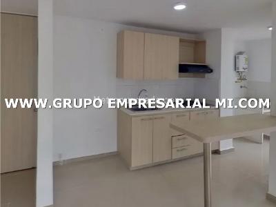 Apartamento de 3 alcobas en venta en Cabañas, Bello, 74 m² · foto 3 de 14