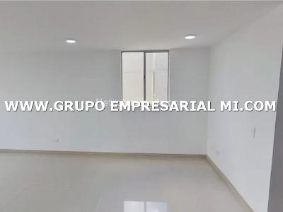 Apartamento de 3 alcobas en venta en Cabañas, Bello, 74 m² · foto 7 de 14