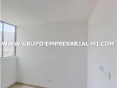 Apartamento de 3 alcobas en venta en Cabañas, Bello, 74 m² · foto 12 de 14