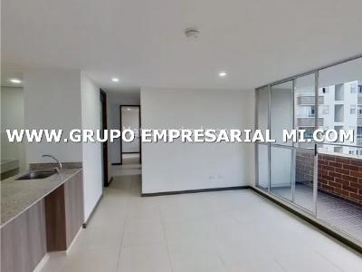 Apartamento de 3 alcobas en venta en San Cayetano, Rionegro, 77 m² · foto 2 de 15