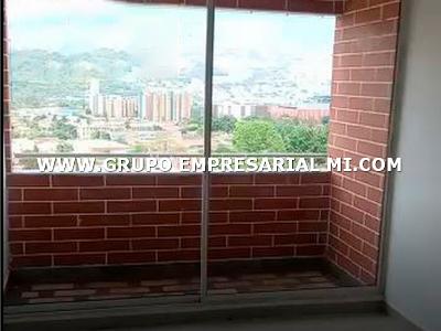 Apartamento en venta en Los Alcazares, Medellín · foto 8 de 10