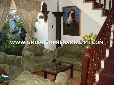 Casa de 5 alcobas en venta en Prado Centro, Medellín, 350 m² · foto 2 de 20