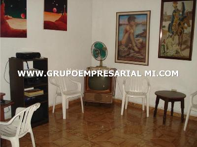 Casa de 5 alcobas en venta en Prado Centro, Medellín, 350 m² · foto 5 de 20