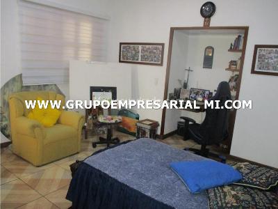 Casa de 5 alcobas en venta en Prado Centro, Medellín, 350 m² · foto 11 de 20