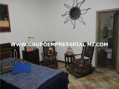 Casa de 5 alcobas en venta en Prado Centro, Medellín, 350 m² · foto 12 de 20
