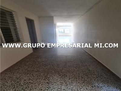 Apartamento en venta en Villa Hermosa, Medellín · foto 3 de 13