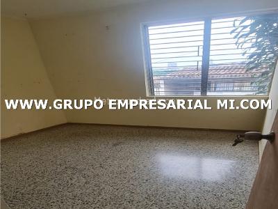 Apartamento en venta en Villa Hermosa, Medellín · foto 8 de 13