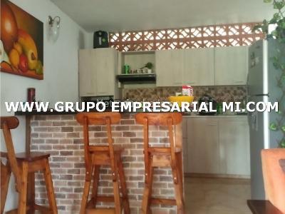 Casa de 5 alcobas en venta en La Doctora, Sabaneta, 74 m² · foto 2 de 20