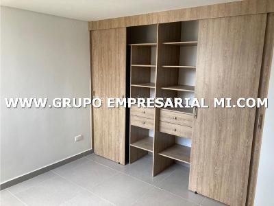 Apartamento de 2 alcobas en venta en Las Lomitas, Sabaneta, 60 m² · foto 3 de 8