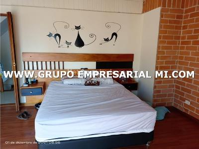 Casa de 3 alcobas en venta en La Doctora, Sabaneta, 217 m² · foto 9 de 16