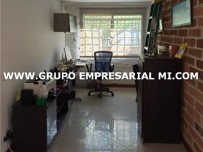 Casa de 3 alcobas en venta en La Doctora, Sabaneta, 217 m² · foto 10 de 16