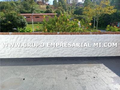Casa de 3 alcobas en venta en La Doctora, Sabaneta, 217 m² · foto 14 de 16