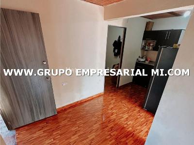 Casa de 5 alcobas en venta en San Antonio, Medellín, 100 m² · foto 2 de 20