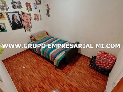 Casa de 5 alcobas en venta en San Antonio, Medellín, 100 m² · foto 13 de 20