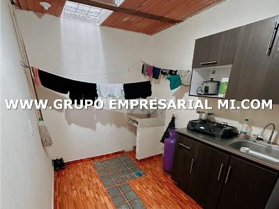 Casa de 5 alcobas en venta en San Antonio, Medellín, 100 m² · foto 19 de 20