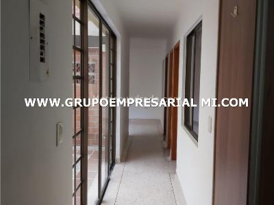 Apartamento de 3 alcobas en venta en Villa Hermosa, Medellín, 151 m² · foto 11 de 18
