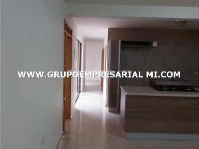 Apartamento de 3 alcobas en venta en Villa Hermosa, Medellín, 151 m² · foto 3 de 18