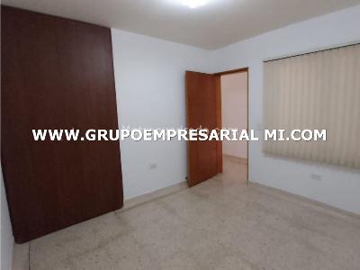 Apartamento de 3 alcobas en venta en Villa Hermosa, Medellín, 151 m² · foto 6 de 18