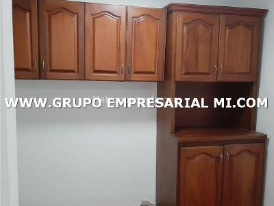 Casa de 4 alcobas en venta en El Dorado, Envigado, 192 m² · foto 2 de 20