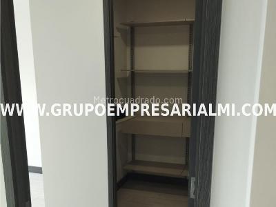 Apartaestudio en arriendo en Villa Carlota, Medellín, 51 m² · foto 2 de 4