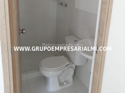 Apartamento de 3 alcobas en venta en Valerias, Bello, 62 m² · foto 4 de 8