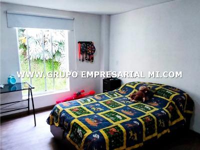 Casa de 5 alcobas en venta en Envigado, Envigado, 400 m² · foto 11 de 20