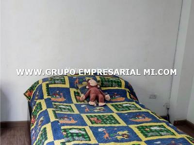 Casa de 5 alcobas en venta en Envigado, Envigado, 400 m² · foto 19 de 20