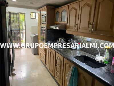 Casa de 4 alcobas en venta en Robledo, Medellín, 127 m² · foto 2 de 14