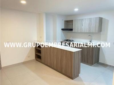 Apartamento en arriendo en El Poblado, Medellín · foto 3 de 9