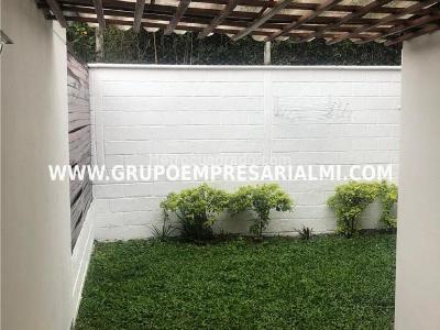 Casa de 4 alcobas en venta en Loma De Las Brujas, Envigado, 138 m² · foto 10 de 16