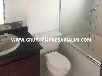 Casa de 4 alcobas en venta en Loma De Las Brujas, Envigado, 138 m² · foto 13 de 16