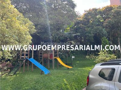 Casa de 4 alcobas en venta en Loma De Las Brujas, Envigado, 138 m² · foto 15 de 16