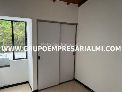 Casa de 4 alcobas en venta en Loma De Las Brujas, Envigado, 138 m² · foto 4 de 16