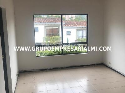 Casa de 4 alcobas en venta en Loma De Las Brujas, Envigado, 138 m² · foto 5 de 16