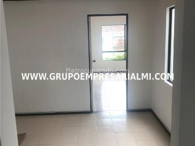 Casa de 4 alcobas en venta en Loma De Las Brujas, Envigado, 138 m² · foto 6 de 16