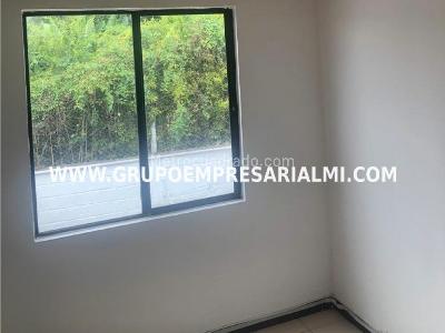 Casa de 4 alcobas en venta en Loma De Las Brujas, Envigado, 138 m² · foto 9 de 16