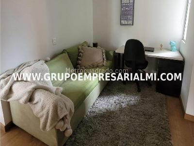 Apartamento de 3 alcobas en venta en La Doctora, Sabaneta, 88 m² · foto 3 de 12