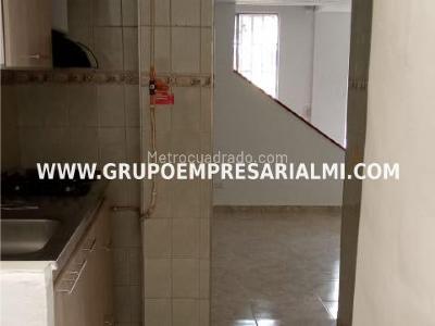 Casa de 3 alcobas en venta en La Milagrosa, Medellín, 125 m² · foto 6 de 8