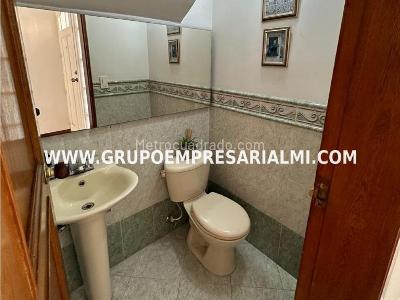 Casa de 4 alcobas en venta en Belen, Medellín, 233 m² · foto 10 de 17