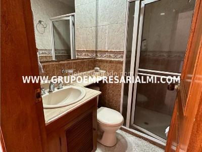 Casa de 4 alcobas en venta en Belen, Medellín, 233 m² · foto 13 de 17