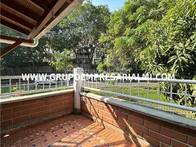 Casa de 4 alcobas en venta en Belen, Medellín, 233 m² · foto 16 de 17