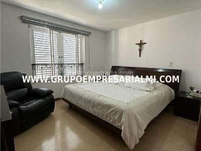 Casa de 4 alcobas en venta en Belen, Medellín, 233 m² · foto 8 de 17