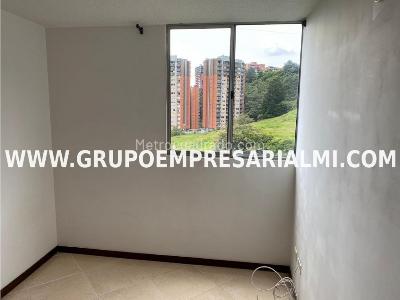 Casa de 3 alcobas en venta en Manrique, Medellín, 131 m² · foto 6 de 12