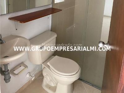 Casa de 3 alcobas en venta en Manrique, Medellín, 131 m² · foto 9 de 12