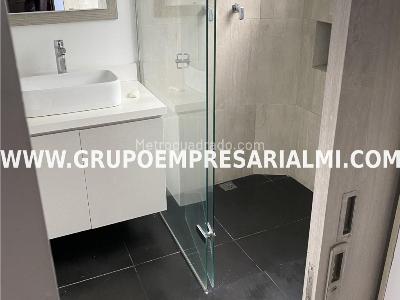 Apartamento de 4 alcobas en venta en El Poblado, Medellín, 224 m² · foto 10 de 12