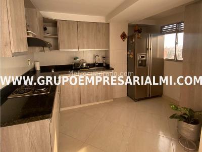 Apartamento de 3 alcobas en venta en Belen, Medellín, 120 m² · foto 2 de 18