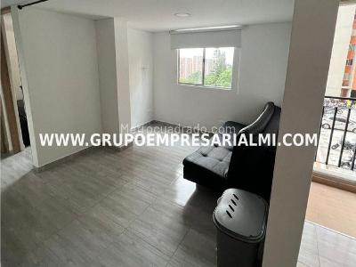 Apartamento de 2 alcobas en venta en Las Lomitas, Sabaneta, 60 m² · foto 2 de 13